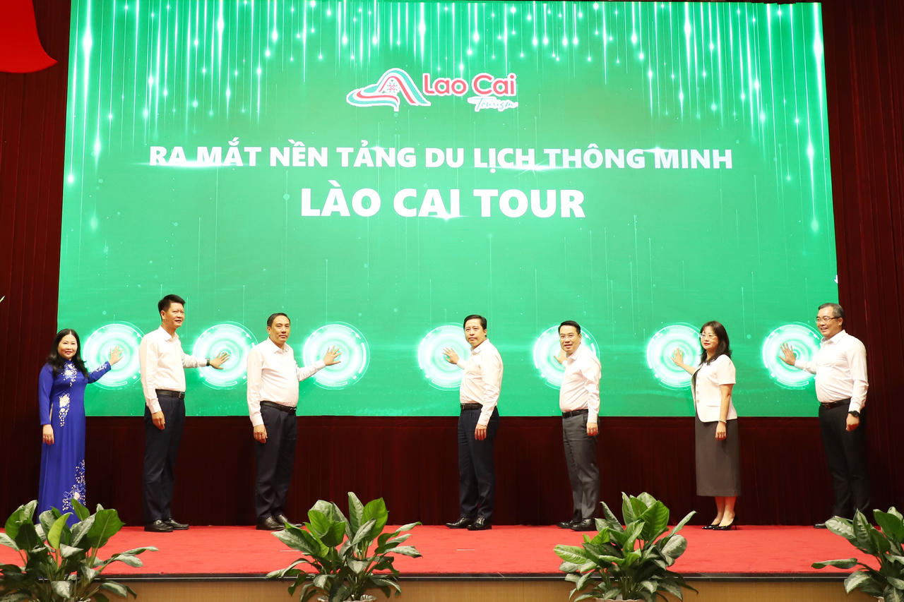 Lào Cai Tour được kỳ vọng trở thành nền tảng số hỗ trợ du khách thuận tiện tìm kiếm thông tin, lựa chọn điểm đến, xây dựng hành trình, đồng thời giúp các doanh nghiệp, hợp tác xã quảng bá sản phẩm, từng bước hình thành hệ sinh thái du lịch số hiện đại trên địa bàn tỉnh. (Ảnh: laocai.gov.vn)