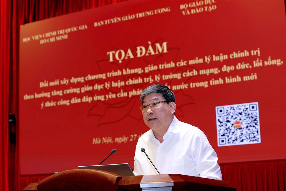 PGS,TS Nguyễn Duy Bắc phát biểu tại Toạ đàm. Ảnh: hcma.vn