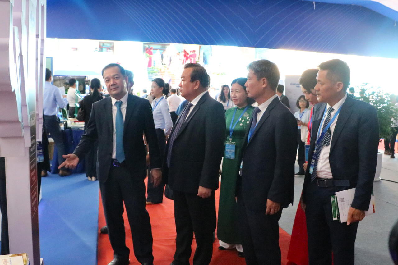 Phó Thủ tướng Lê Tiến Châu dự hội nghị xúc tiến đầu tư tỉnh Tây Ninh