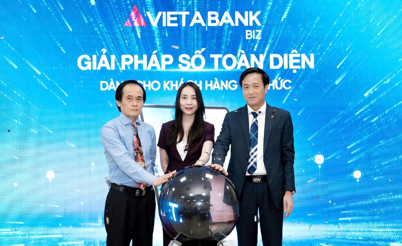 Lễ ra mắt nền tảng VIETABANK BIZ đánh dấu cột mốc mới trong chiến lược số hóa của ngân hàng&nbsp;