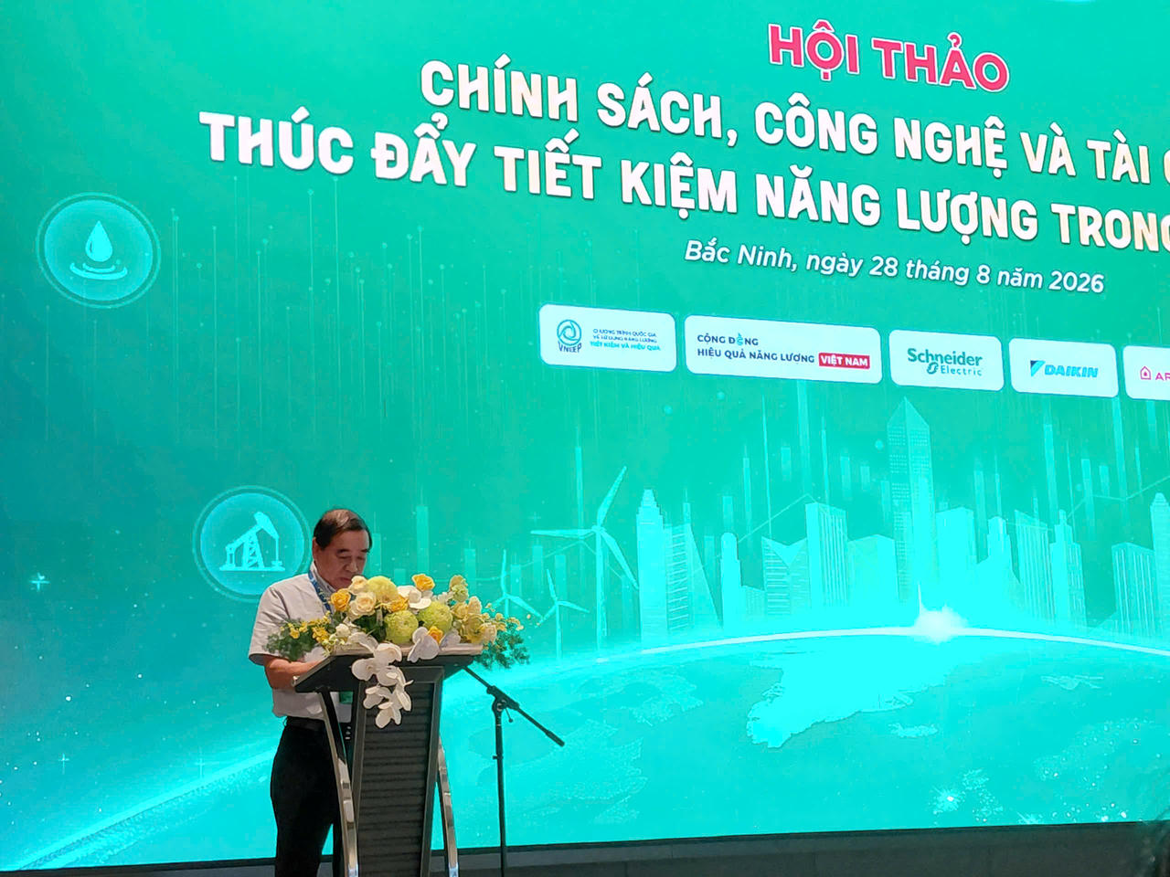 Ông Nguyễn Đình Hiệp phát biểu tại hội thảo