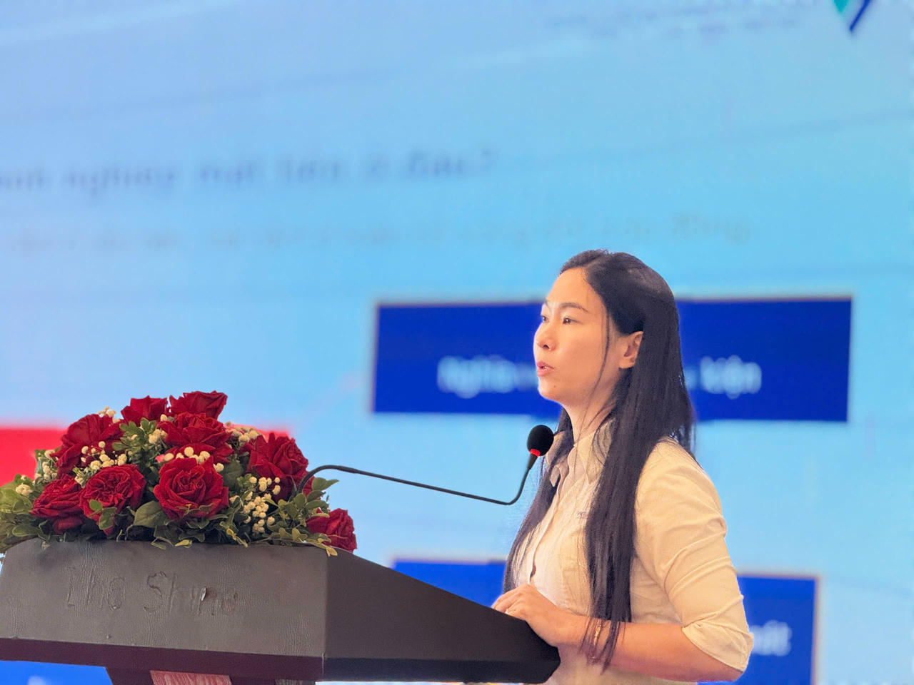 TS. Chu Thị Lam Giang, Chuyên gia pháp lý cao cấp Công ty Luật TNHH Vietlink, chia sẻ tại hội nghị. (ảnh Thuỳ Linh)