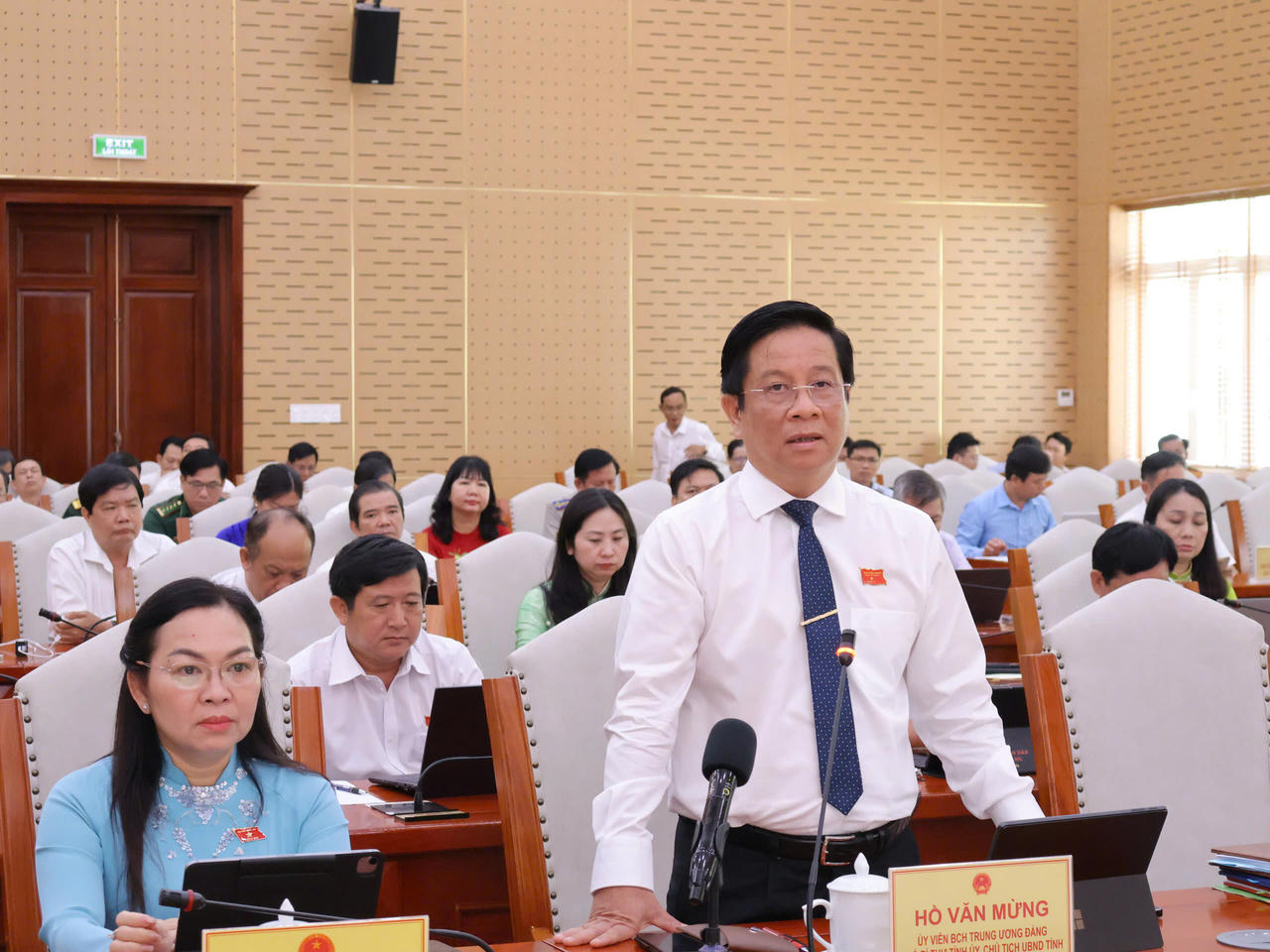 Ông Hồ Văn Mừng - Ủy viên Ban Chấp hành Trung ương Đảng, Phó Bí thư Tỉnh ủy, Chủ tịch Ủy ban nhân dân tỉnh phát biểu.