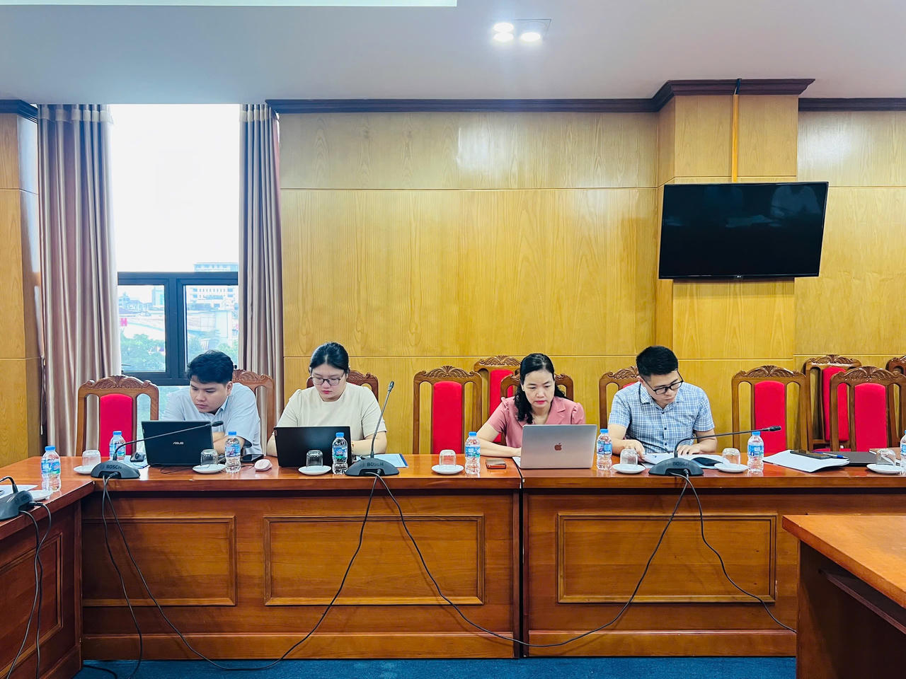 Các đại biểu tham dự Toạ đàm (Ảnh Huy Nguyễn)