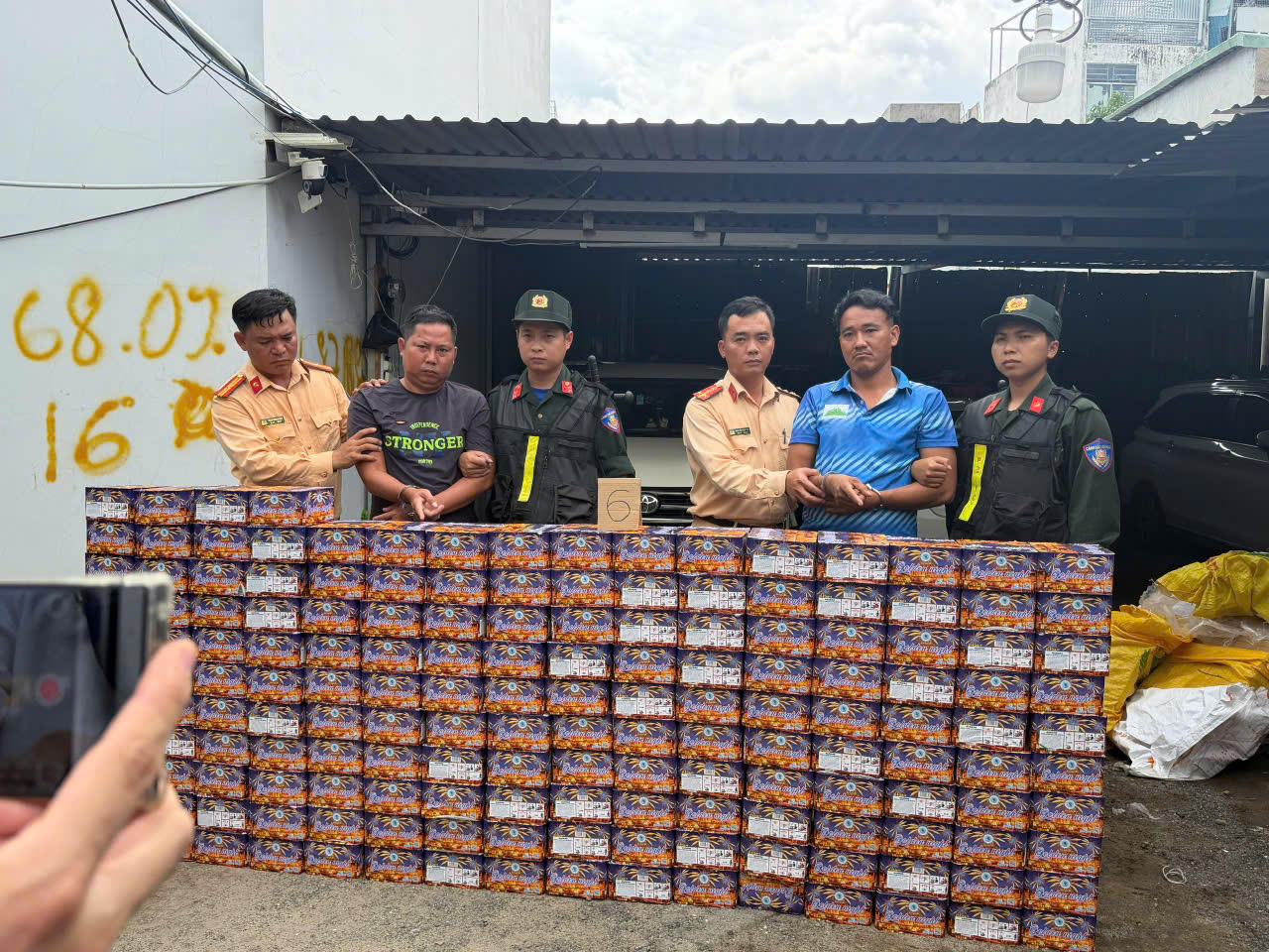 Khởi tố đường dây mua bán hơn 620 kg pháo nổ