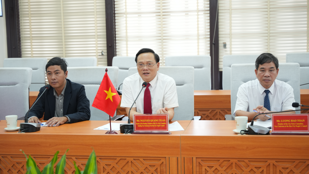 Chủ tịch UBND thành phố Lê Trí Thanh phát biểu tại buổi làm việc. (Ảnh: UBND TP Huế)