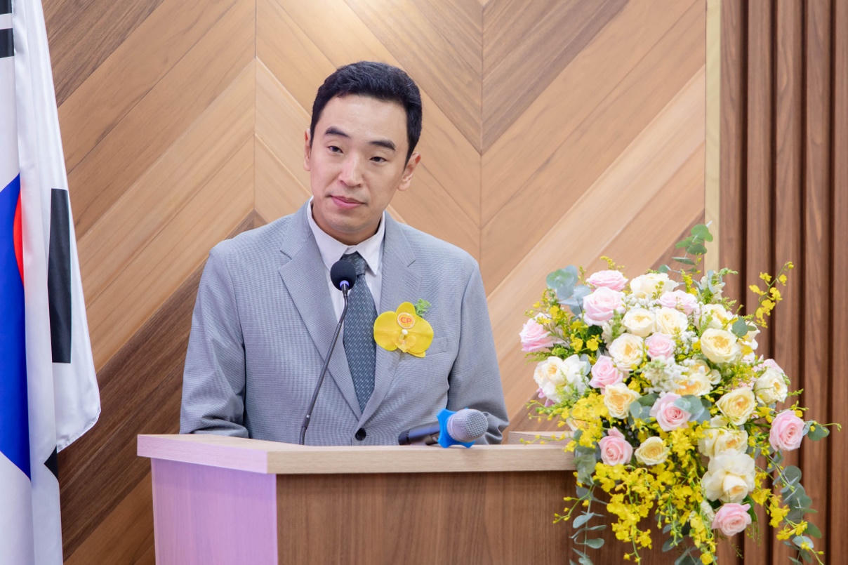 Ông Kim Hyun Woo, Tùy viên Nông nghiệp Đại sứ quán Hàn Quốc tại Việt Nam, phát biểu tại Lễ công bố xuất khẩu lô thịt gà chế biến đầu tiên của Việt Nam sang Hàn Quốc. Ảnh: C.P. Việt Nam