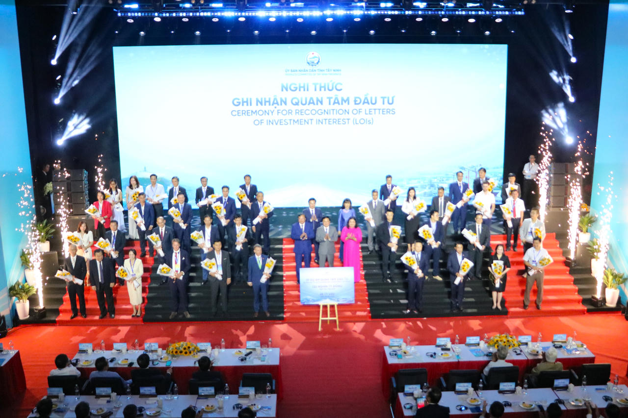 Tại Tây Ninh, 41 tập đoàn, nhà đầu tư đã bày tỏ sự quan tâm tới 59 dự án với tổng vốn dự kiến khoảng 720.000 tỷ đồng, tương đương 28 tỷ USD (ảnh: Khánh Toàn)