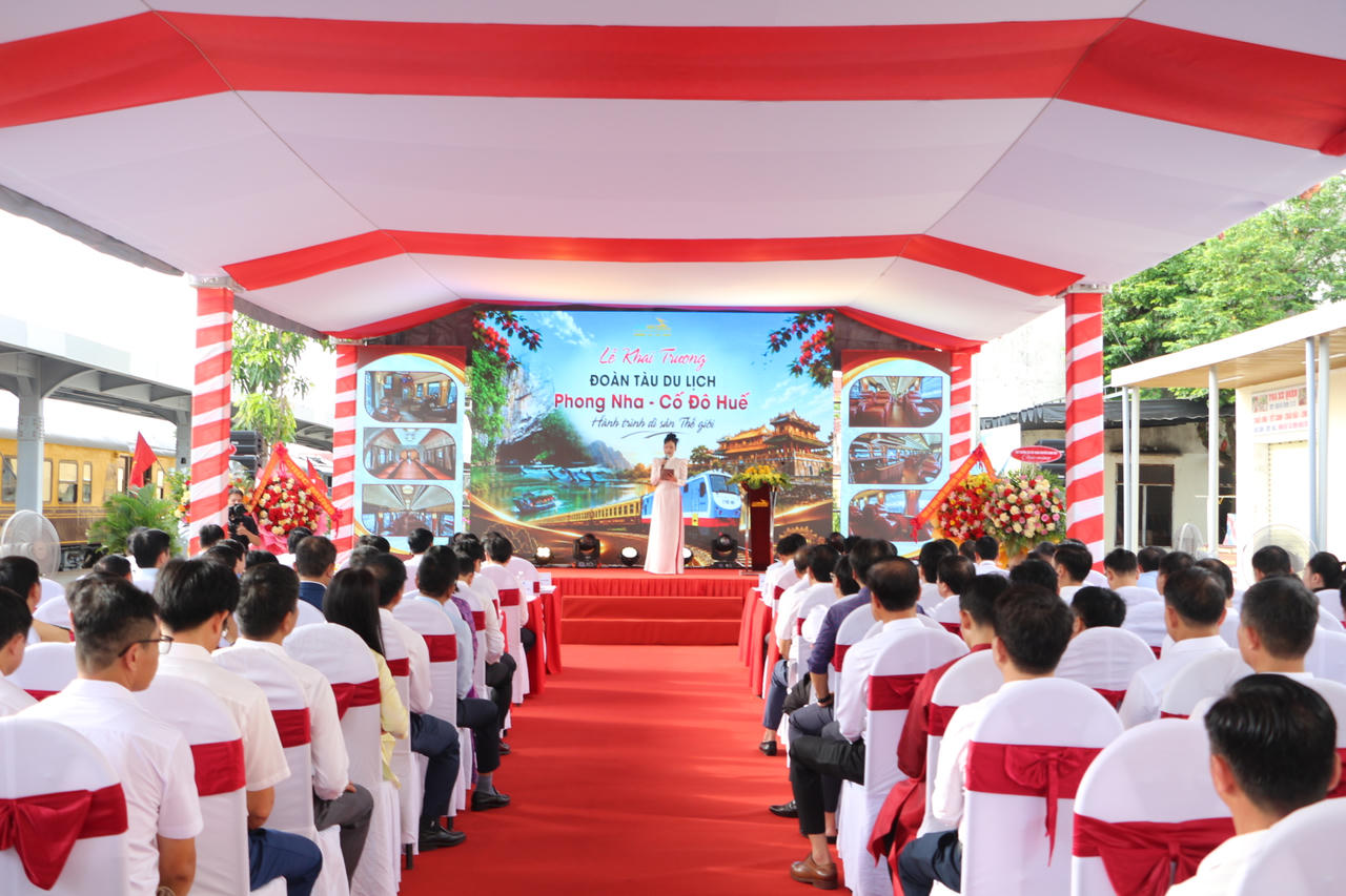 Quang cảnh buổi lễ. (Ảnh: Minh Phương)