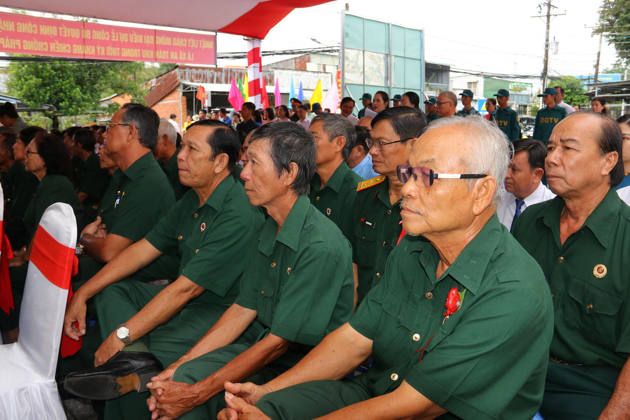 Các cựu chiến binh tham dự buổi lễ (Ảnh: Đình Thương)
