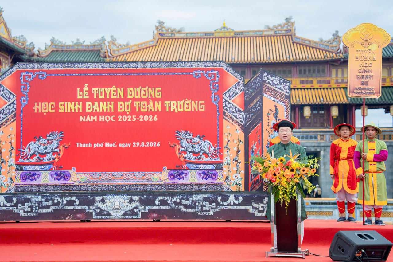 Phó Bí thư Thành ủy, Chủ tịch UBND TP Huế Lê Trí Thanh phát biểu tại buổi lễ. (Ảnh: Lê Hoàng) 