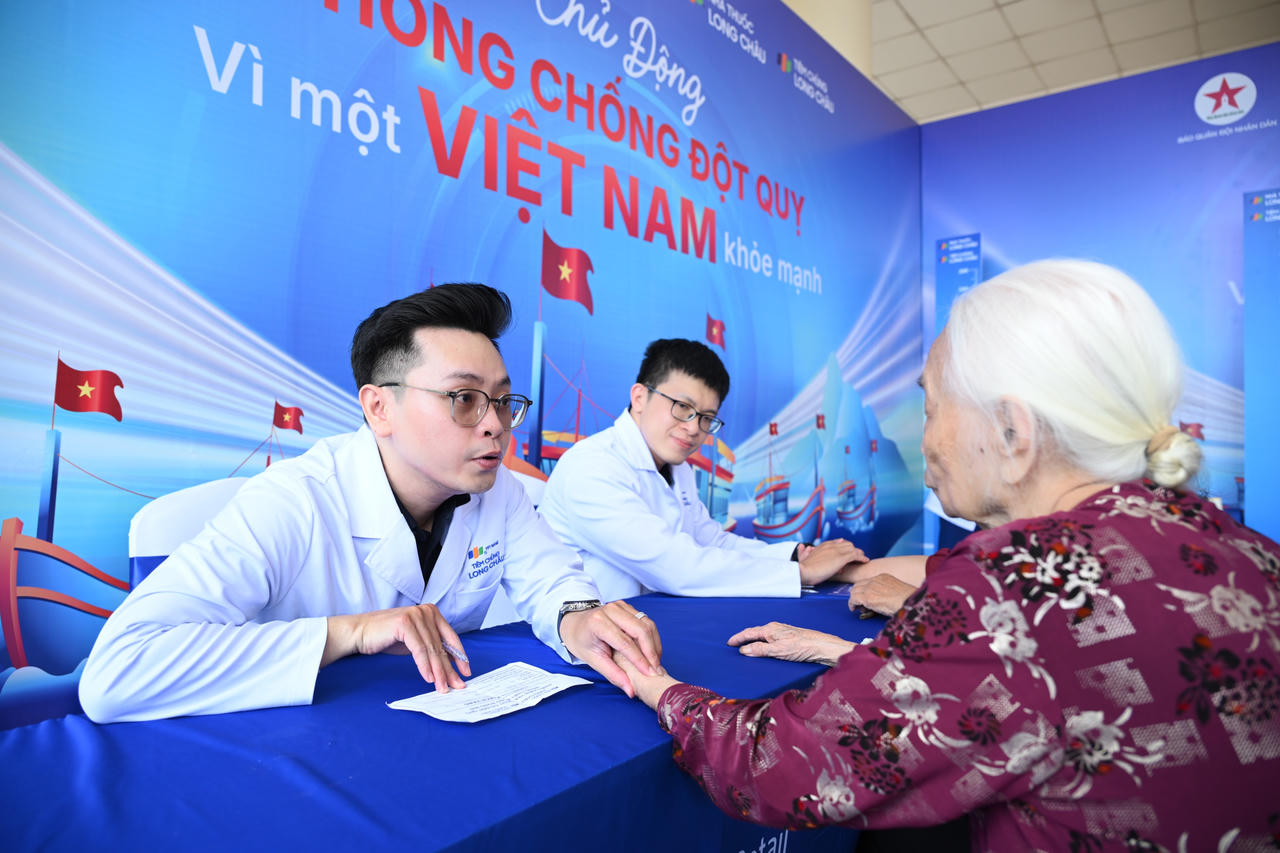 Tư vấn sức khỏe chuyên sâu cùng bác sĩ. Ảnh: Hoàng Khánh