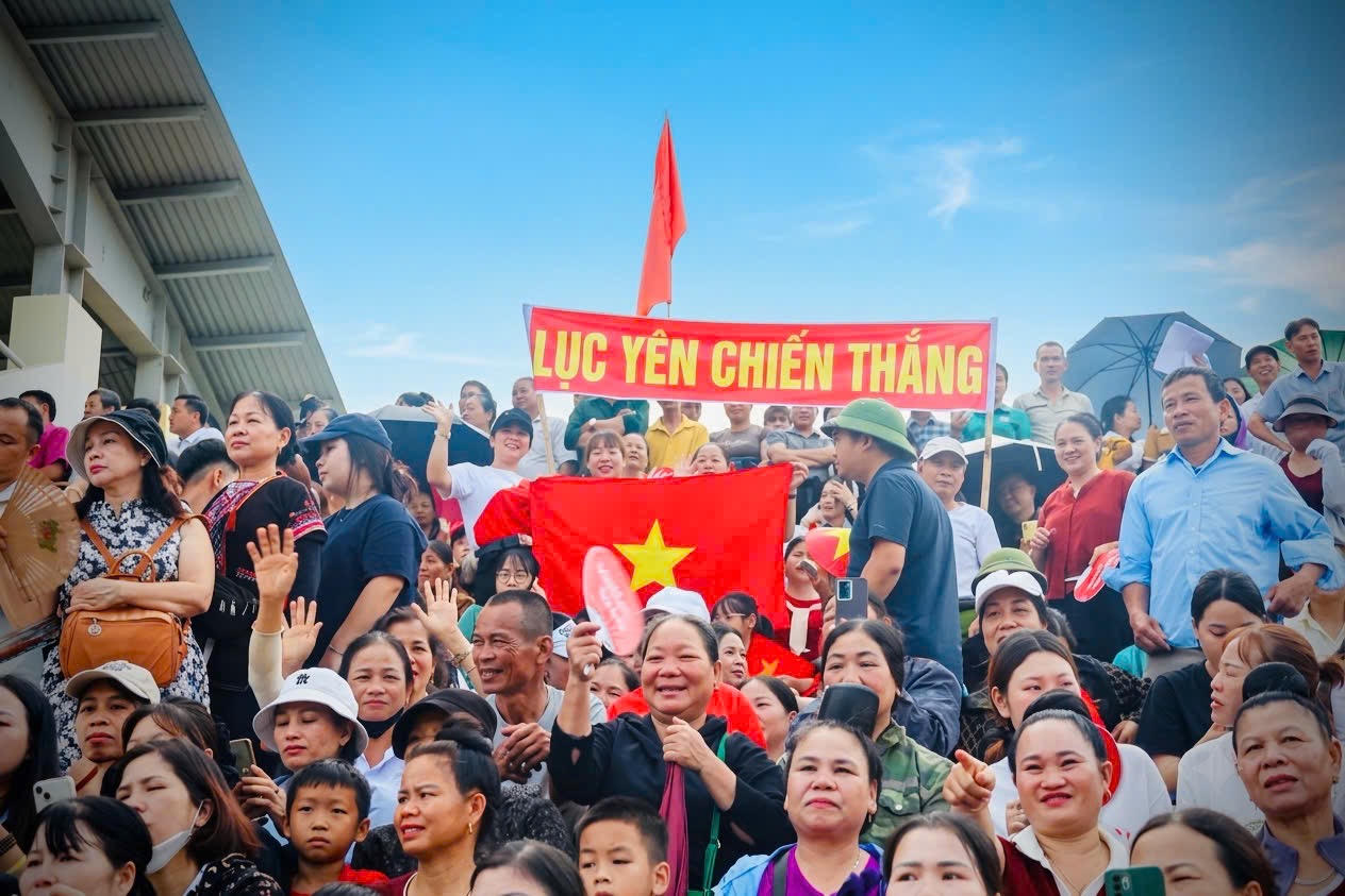 Nét đẹp văn hóa cổ vũ vô cùng độc đáo và hiếm có. (Ảnh: Hải Tâm)