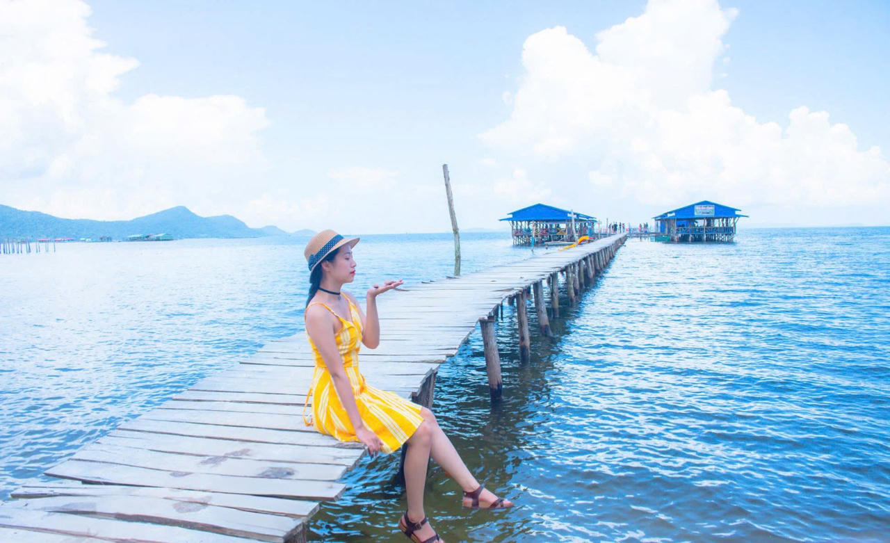 Làng Rạch Vẹm được du khách yêu mến nhờ vẻ đẹp bình yên, dân dã, mộc mạc. (Ảnh: Thu Hằng)