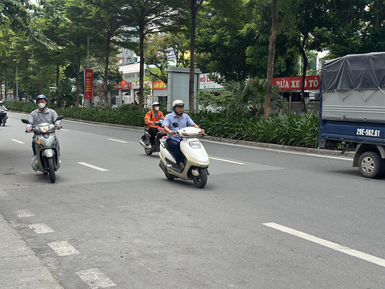 Thời tiết ngày 30/8: Miền Bắc ngày nắng 35 độ C, từ đêm mưa lớn Thời tiết ngày 30/8: Miền Bắc ngày nắng 35 độ C, từ đêm mưa lớn