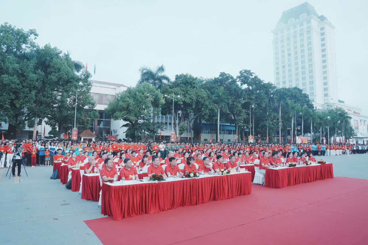 Lễ khai mạc tại Lạng Sơn. Ảnh: LS