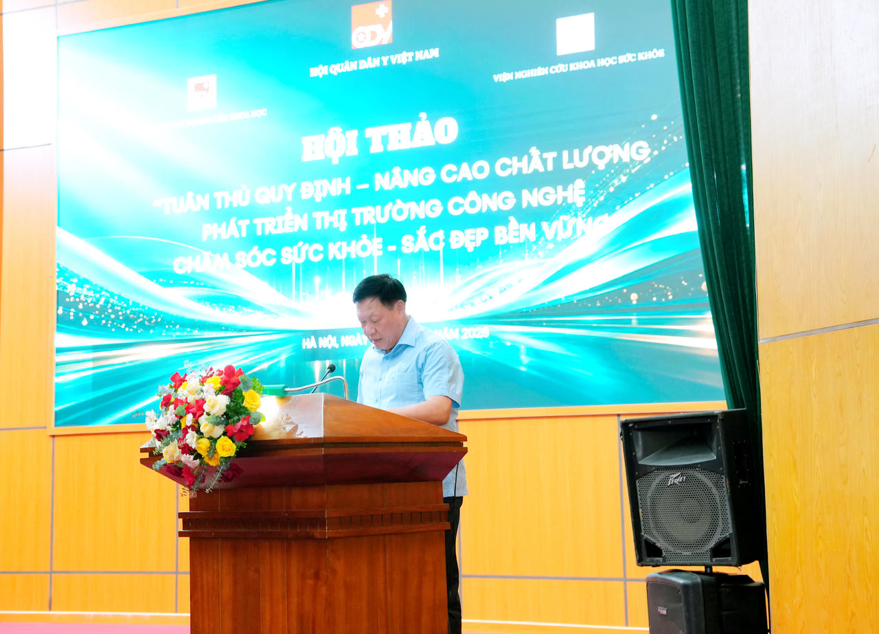 Thứ trưởng Bộ Y tế Đỗ Xuân Tuyên phát biểu tại hội thảo