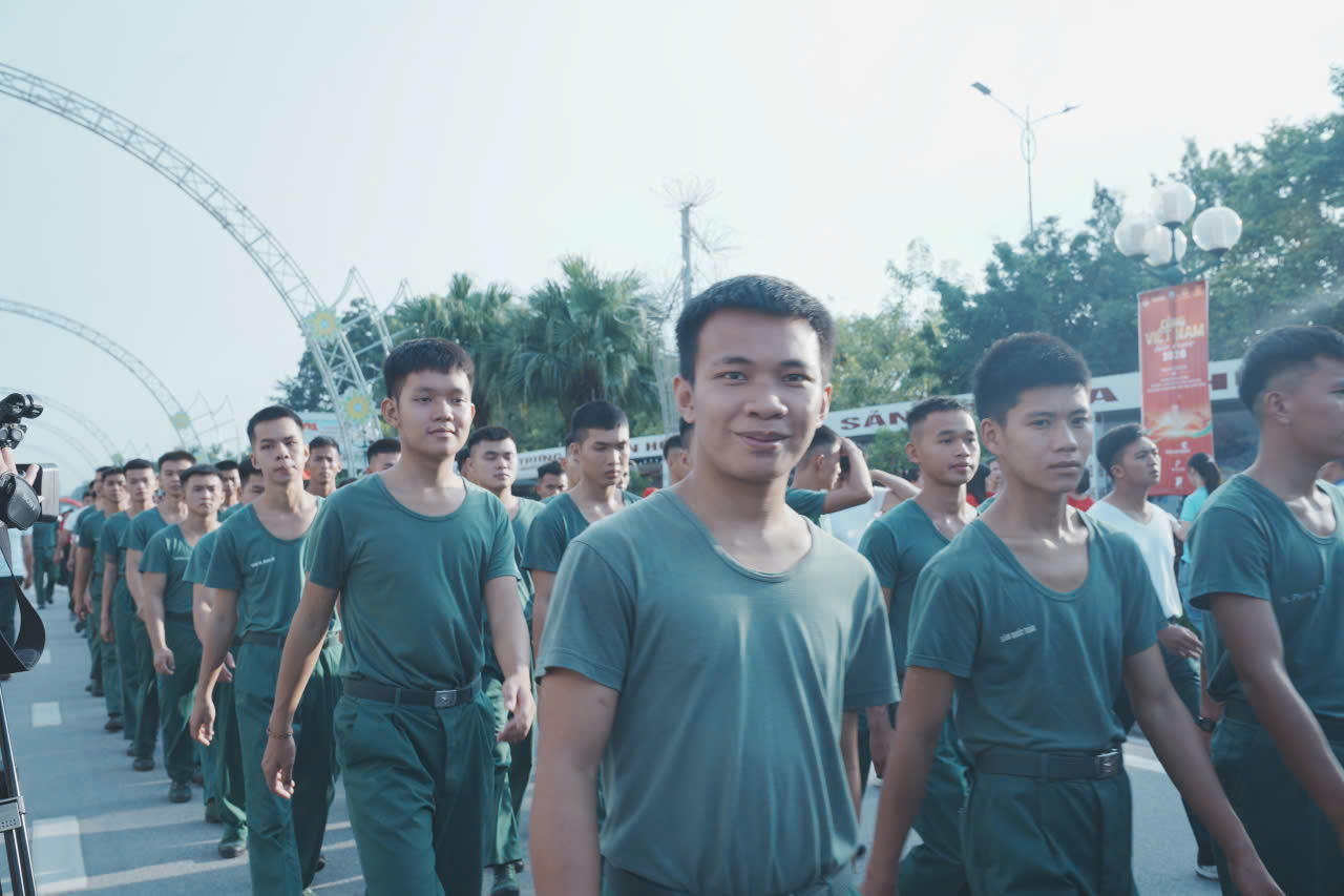 Hàng vạn người tham gia đi bộ tại sự kiện “Cùng Việt Nam tiến bước”