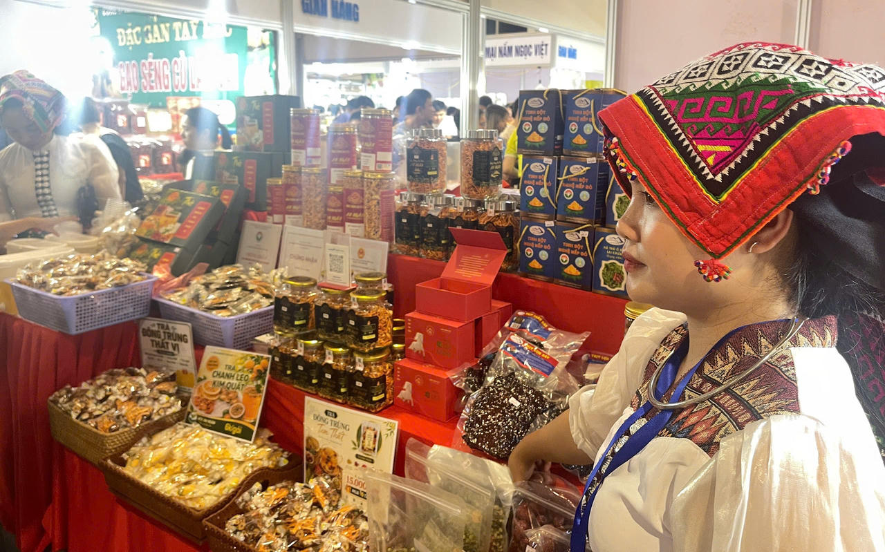 Quảng Ninh phát huy lợi thế, khơi dậy sức mạnh toàn dân để tăng trưởng hai con số - Kỳ 2: Đồng lòng khơi thông nguồn lực, quyết tâm giữ đà tăng trưởng