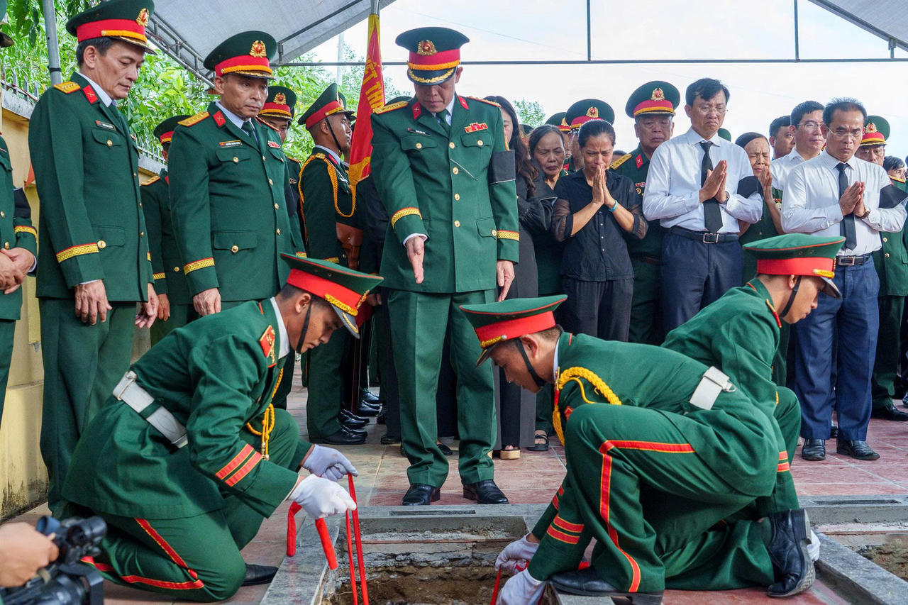 Mỗi dấu tích còn lại trên chiến trường xưa đều lực lượng chức năng tiếp nhận, phân loại, xác minh cẩn trọng.