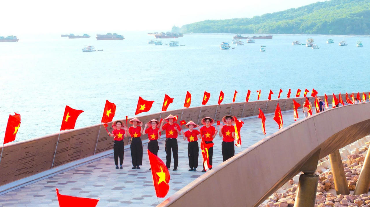 Phú Quốc tiếp tục là địa bàn tạo nguồn thu chủ lực về du lịch của tỉnh