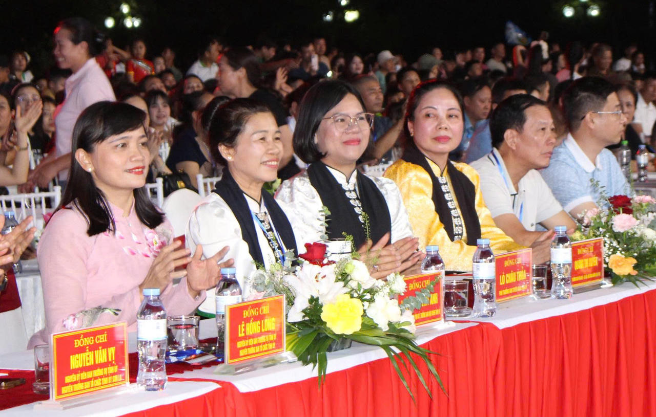 Các đại biểu tham dự chương trình (Ảnh: PV).