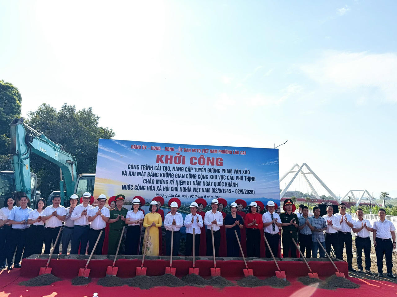 Khởi công nâng cấp đường Phạm Văn Xảo và mặt bằng không gian công cộng khu vực cầu Phú Thịnh. (Ảnh: Trường Hải).
