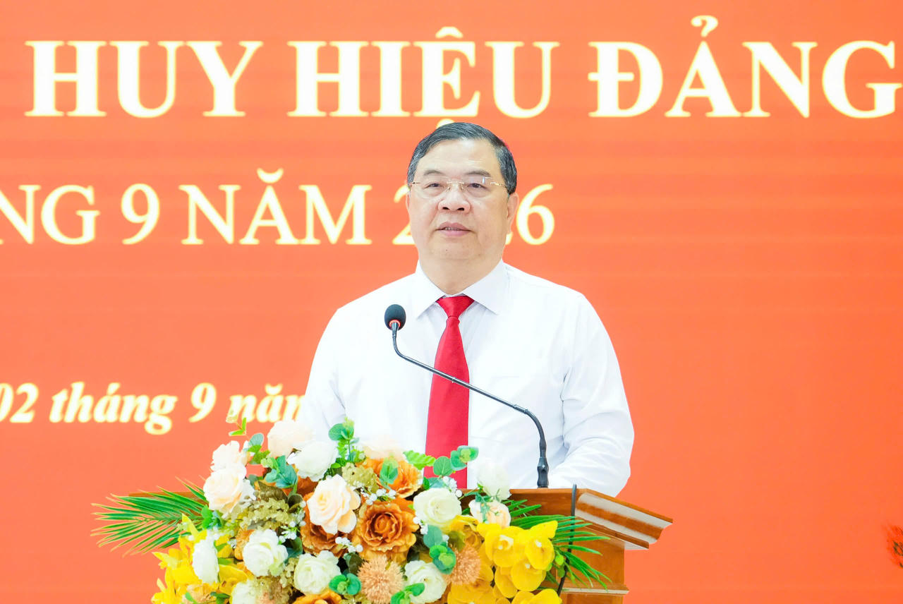 Phó Thủ tướng Thường trực Chính phủ Phạm Gia Túc phát biểu tại Lễ trao huy hiệu (ảnh Ngô Toàn)