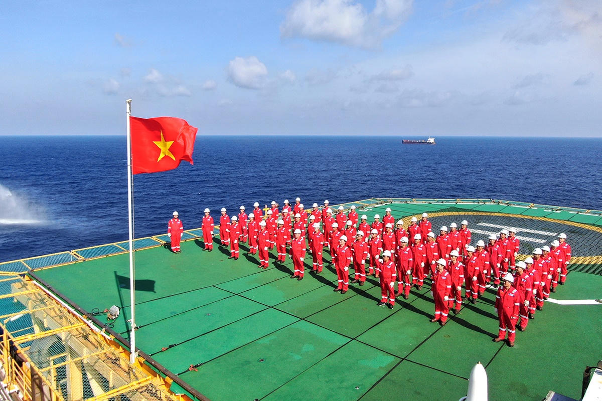 Giữ gìn chủ quyền quốc gia trên biển lại là một giá trị đặc thù của PETROVIETNAM.