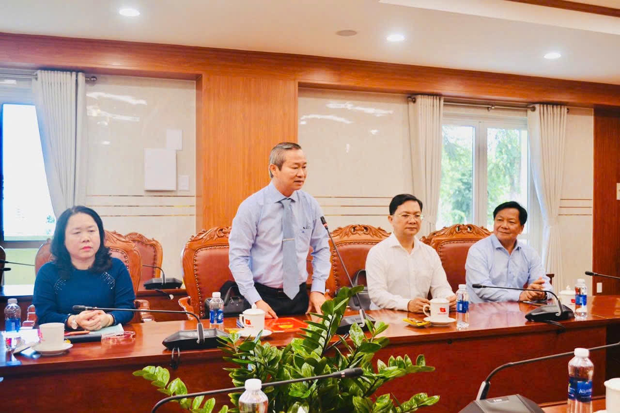 Ông Cao Tiến Sỹ - Thành ủy viên, Bí thư Đảng ủy, Chủ tịch HĐND phường Dầu Giây được điều động đến công tác tại cơ quan Ủy ban MTTQ Việt Nam thành phố Đồng Nai để thực hiện nhiệm vụ Chủ tịch Hội Nông dân thành phố. Ảnh: BĐN.