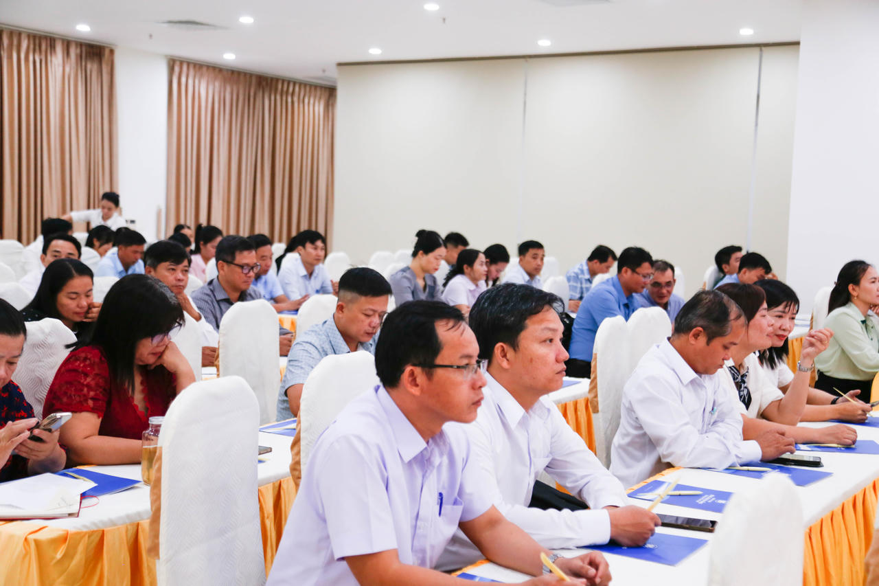 Tại Hội nghị, các đại biểu đã nghe báo cáo viên truyền đạt 3 chuyên đề chuyên sâu. 