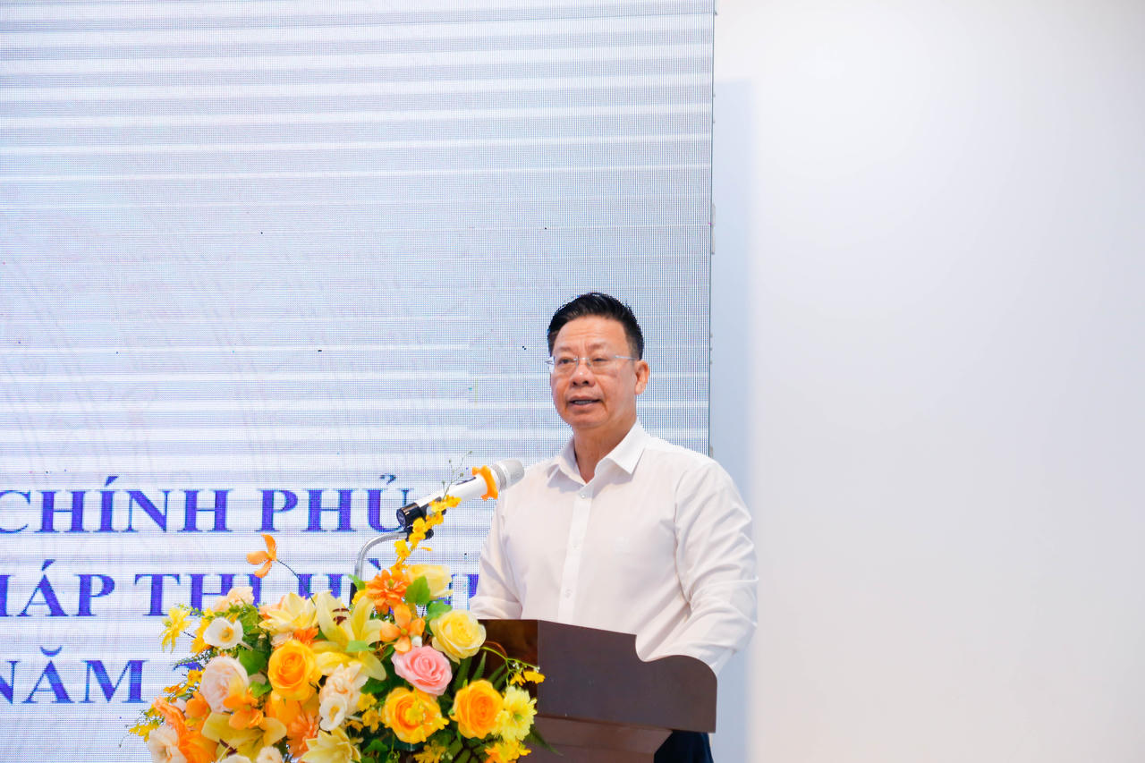 Thứ trưởng Bộ Tư pháp, Phó Chủ tịch Hội đồng phối hợp phổ biến, giáo dục pháp luật (PBGDPL) Trung ương Nguyễn Thanh Ngọc phát biểu tại Hội thảo