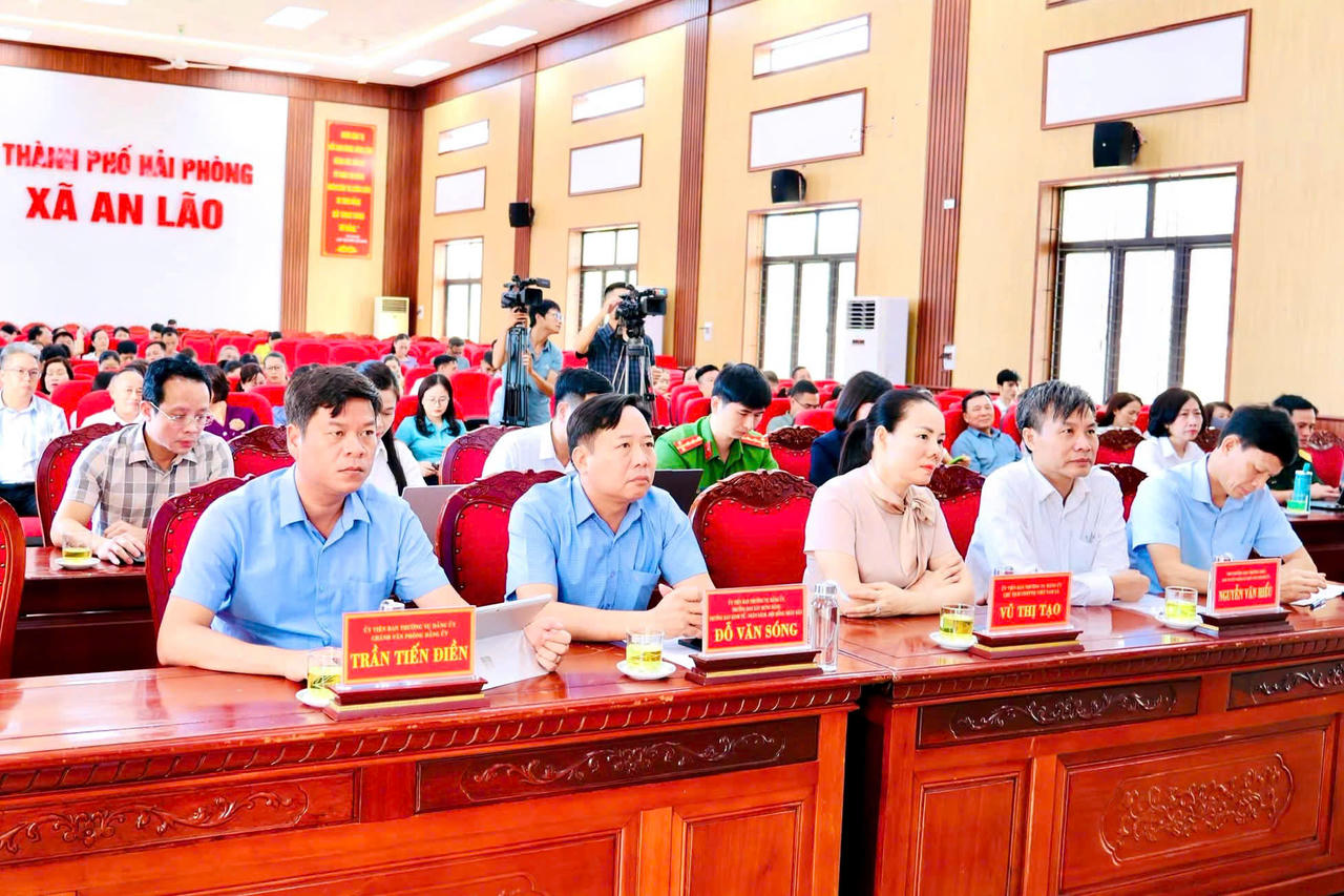 Các đại biểu tham dự hội nghị ra mắt mô hình “Chính quyền thân thiện” và “Xã An Lão thượng tôn và tuân thủ pháp luật” giai đoạn 2026-2030. (Ảnh: CTTĐT)