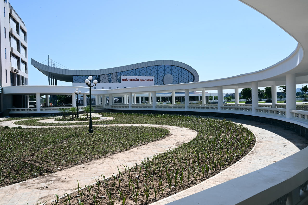 Tân sinh viên Khóa 51 của Trường Đại học Luật Hà Nội háo hức nhập học tại Cơ sở đào tạo tỉnh Bắc Ninh