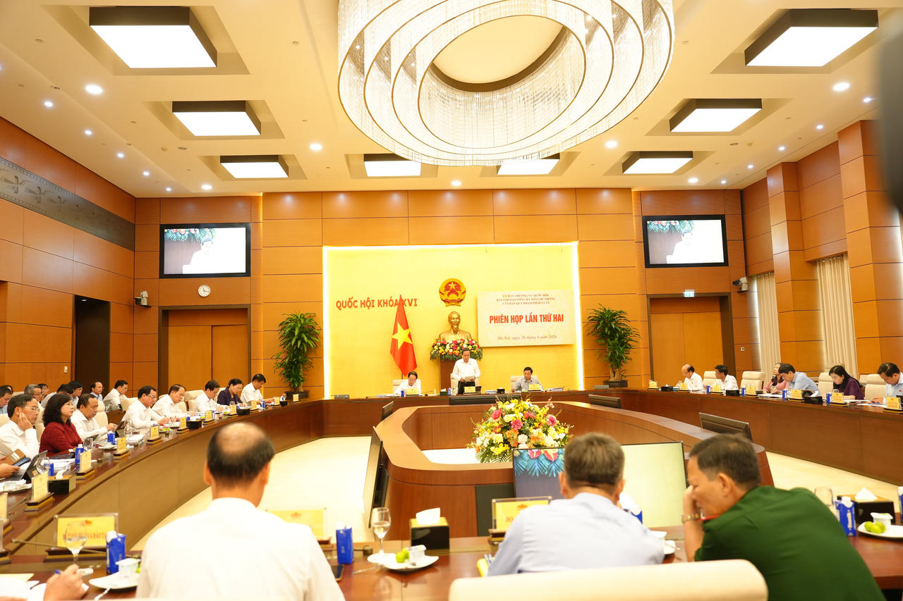Hoàn thiện Báo cáo kết quả tổng rà soát và giải pháp xử lý tổng thể hệ thống VBQPPL trước ngày 30/11/2026