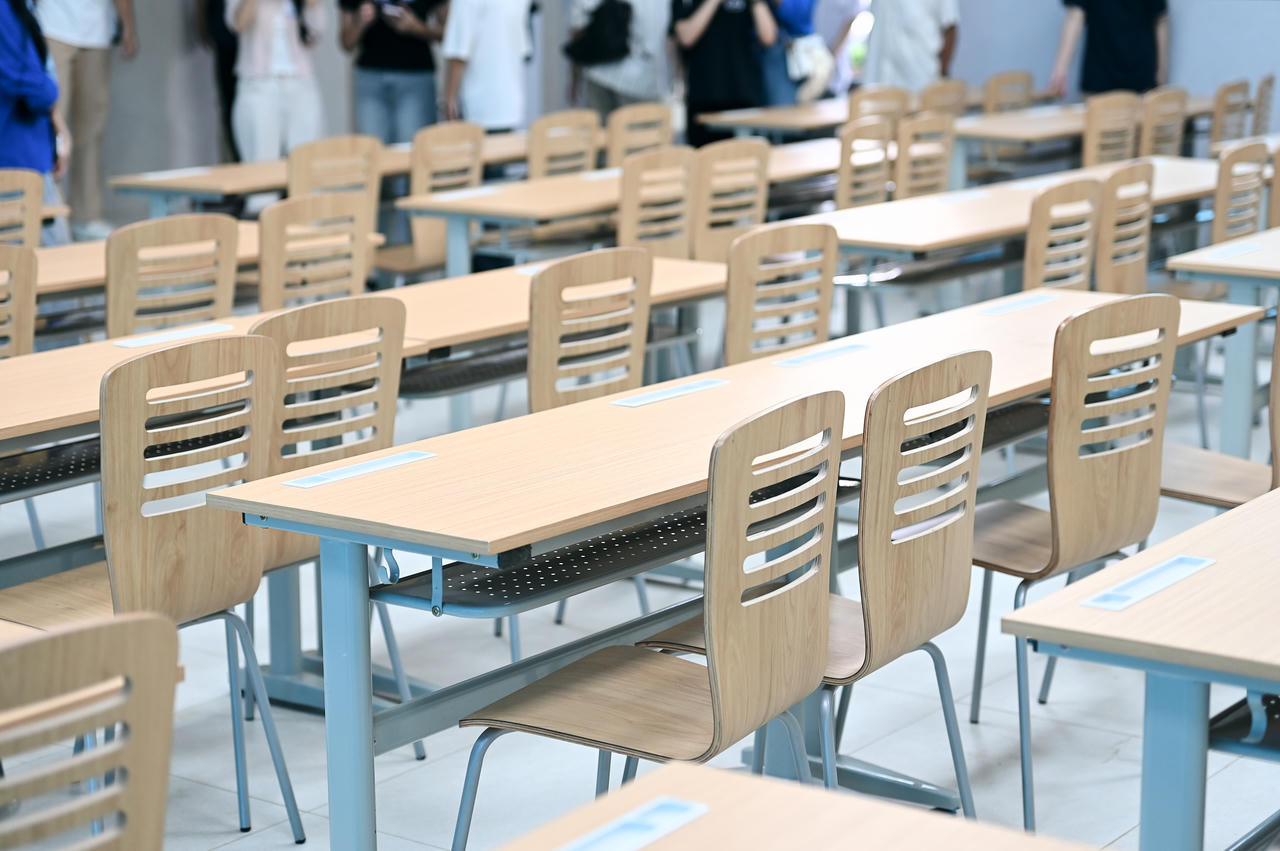 Tân sinh viên Khóa 51 của Trường Đại học Luật Hà Nội háo hức nhập học tại Cơ sở đào tạo tỉnh Bắc Ninh