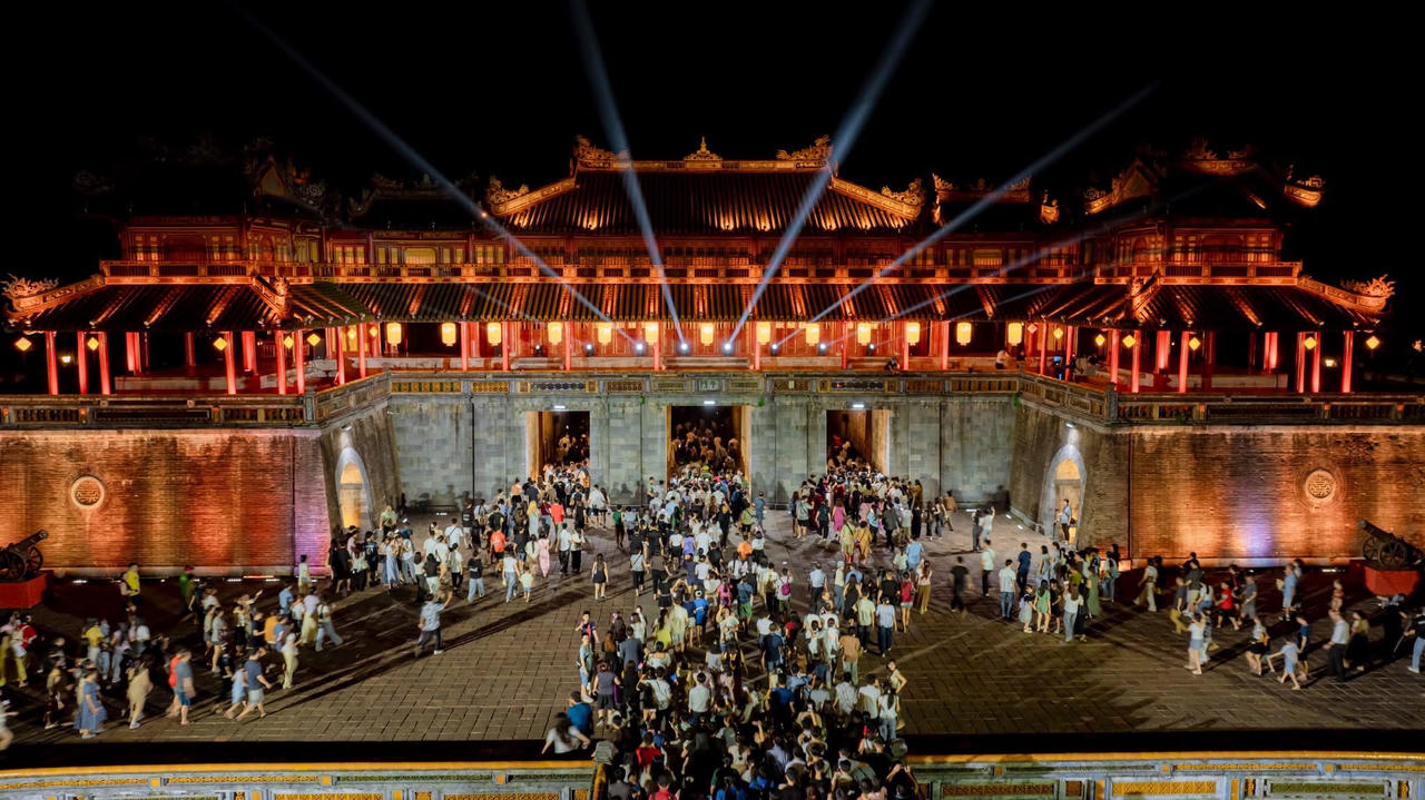 Đại Nội Huế rực sáng trong đêm "Hoàng cung huyền ảo". (Ảnh: Festival Huế)