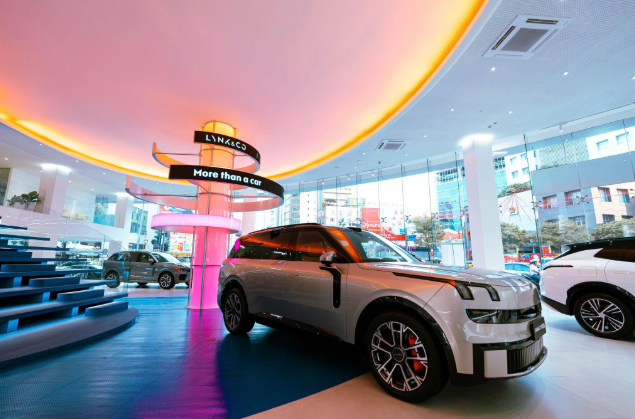 Không gian trưng bày xe tại Tasco Auto Nguyễn Văn Trỗi - showroom signature đầu tiên của Tasco tại Việt Nam. Ảnh: Tasco