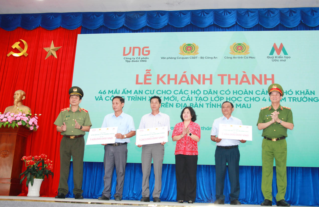 Khánh thành 46 mái ấm, cầu giao thông và 4 điểm trường tại Cà Mau