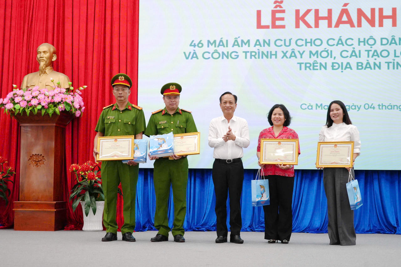 Khánh thành 46 mái ấm, cầu giao thông và 4 điểm trường tại Cà Mau