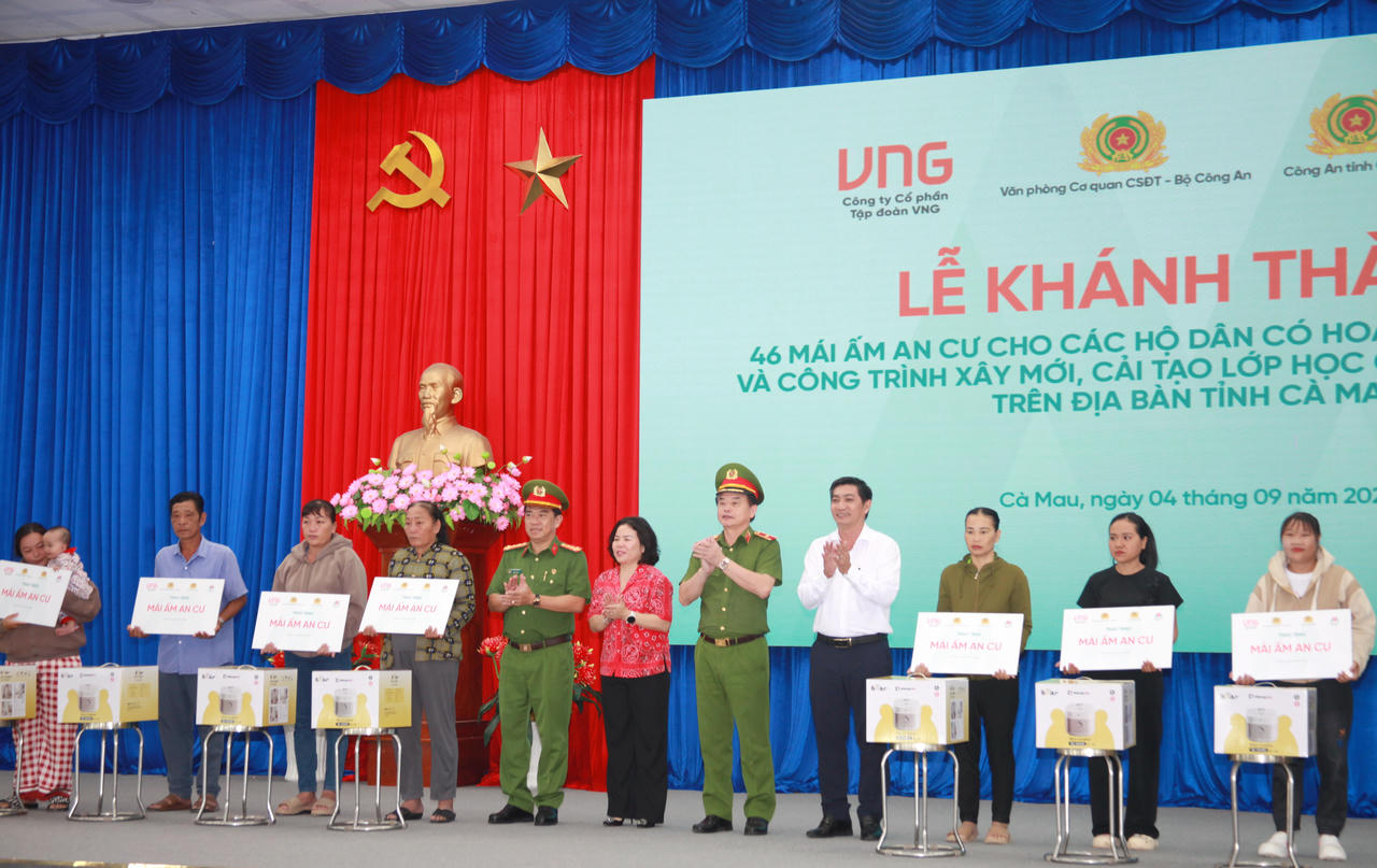 Khánh thành 46 mái ấm, cầu giao thông và 4 điểm trường tại Cà Mau