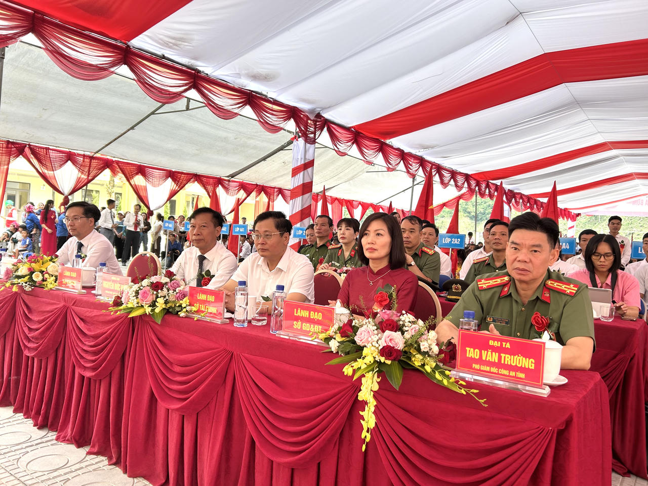 Hơn 1.000 học sinh dự khai giảng tại Trường Phổ thông nội trú Tiểu học và THCS Hua Bum