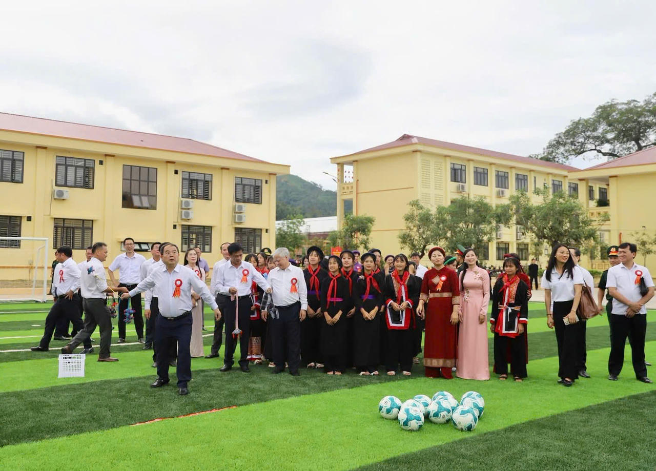 Học sinh thành phố Quảng Ninh bước vào năm học mới với nhiều chính sách hỗ trợ