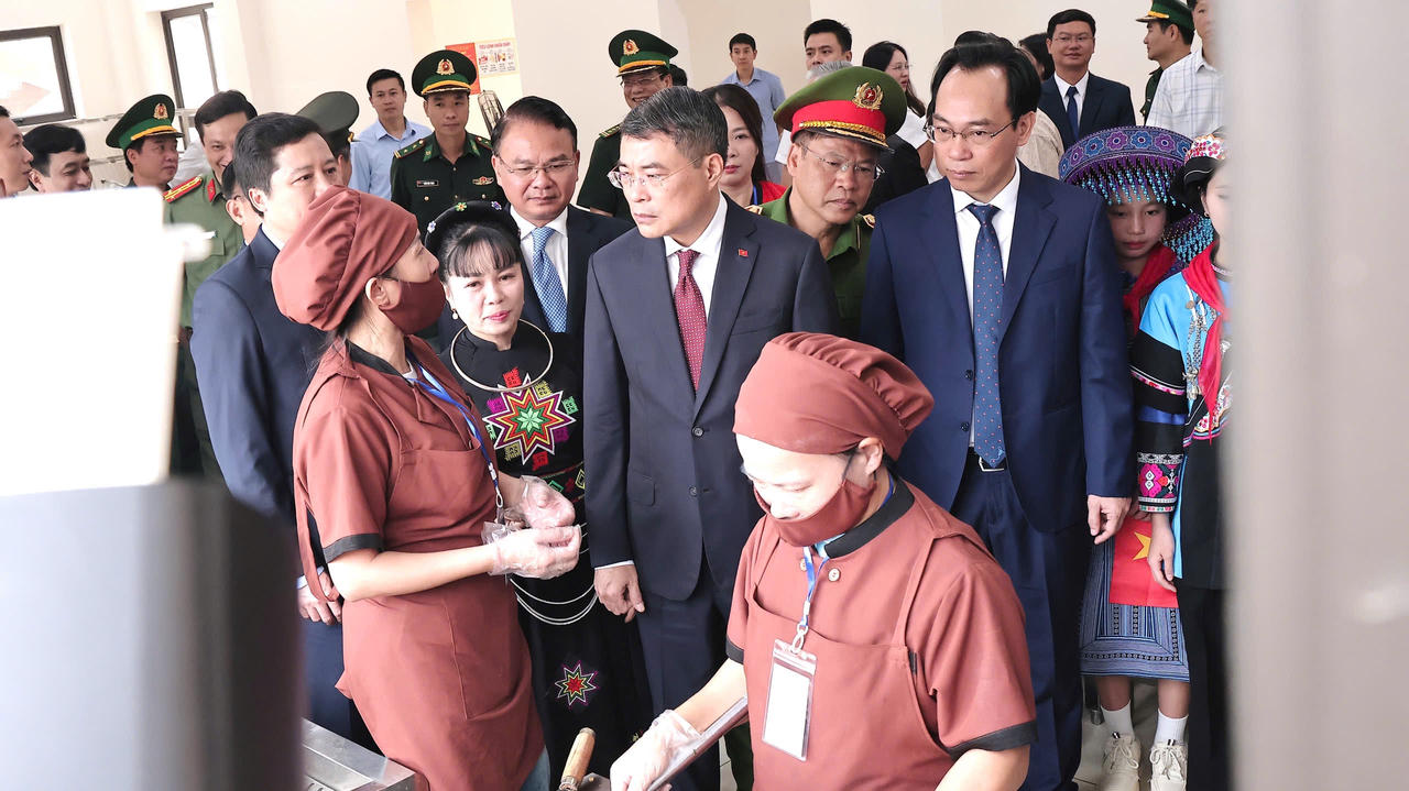 Thủ tướng Chính phủ Lê Minh Hưng: Giáo dục phải đi trước một bước, tạo động lực phát triển đất nước