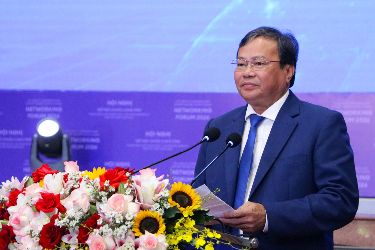 Chủ tịch UBND tỉnh Tây Ninh Lê Văn Hẳn nhấn mạnh giá trị của hội nghị phải được thể hiện bằng những kết nối cụ thể và tạo ra kết quả sau hội nghị (ảnh: Khánh Toàn).
