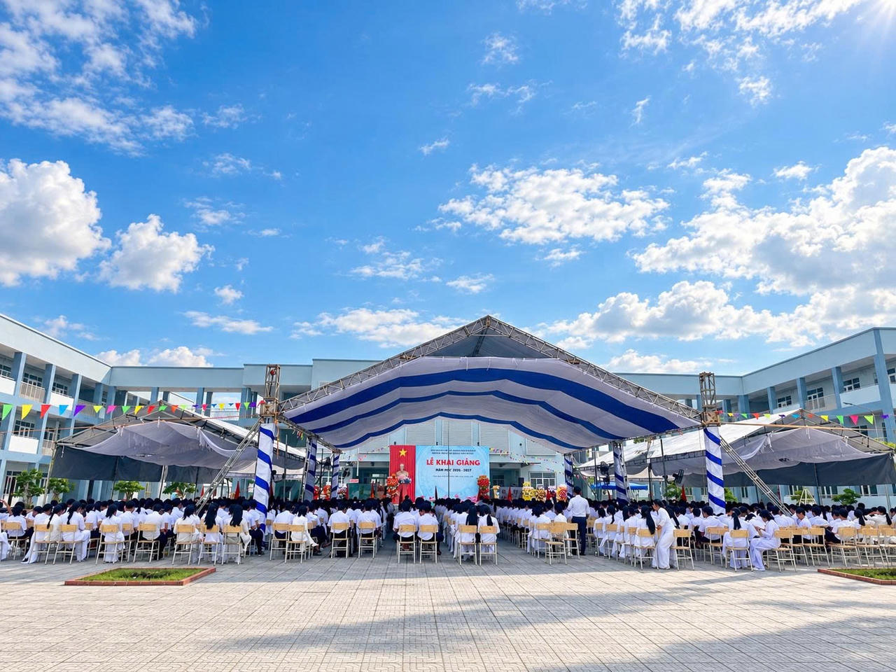 Toàn cảnh lễ khai giảng năm học 2026–2027 của Trường THPT Võ Nguyên Giáp. Ảnh: Quốc Toàn