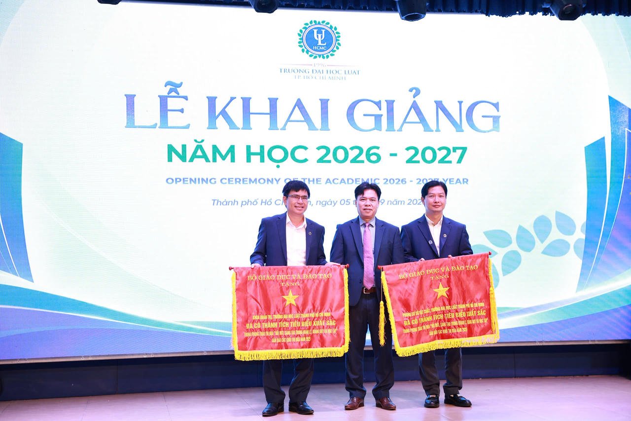 Trường ĐH Luật TP Hồ Chí Minh: Trao hơn 190 triệu đồng học bổng, khởi động năm học bằng tinh thần đổi mới 