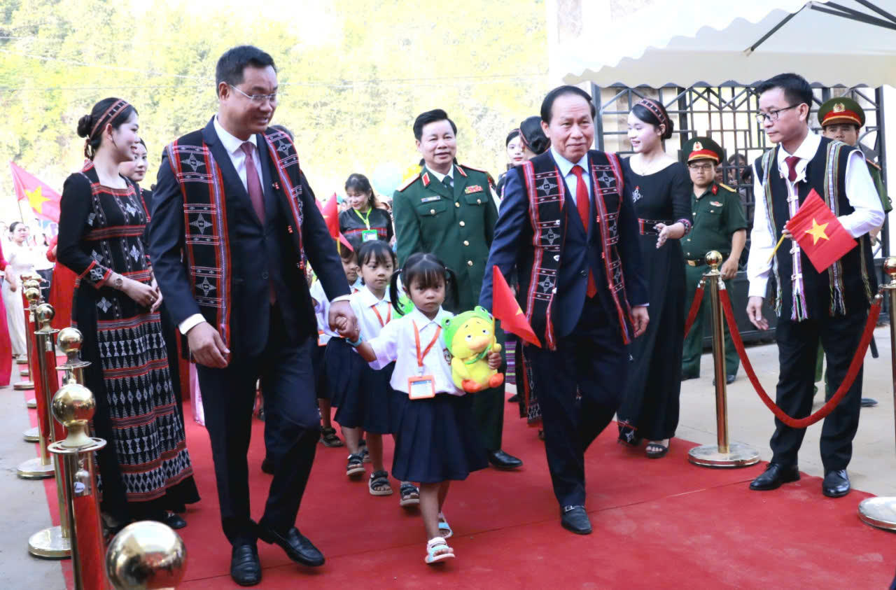 Đà Nẵng: Khánh thành và khai giảng trường phổ thông nội trú liên cấp tại các xã biên giới đất liền