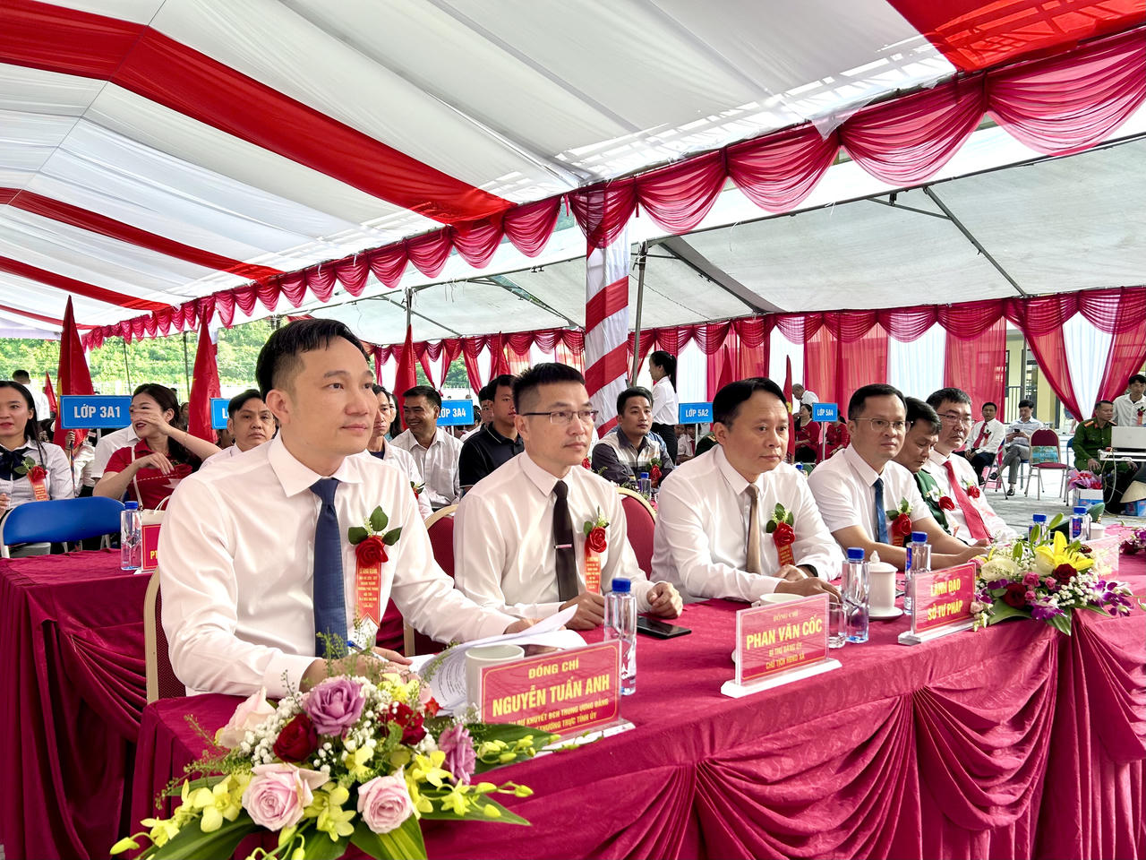 Hơn 1.000 học sinh dự khai giảng tại Trường Phổ thông nội trú Tiểu học và THCS Hua Bum