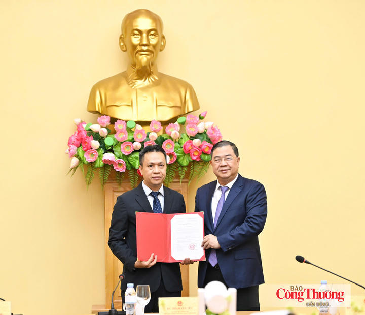 Trao quyết định bổ nhiệm Thứ trưởng Bộ Công Thương